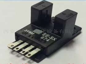 EE-SX674 光电传感器