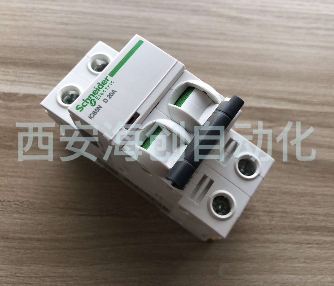 施耐德断路器IC65N 2P D20A.jpg