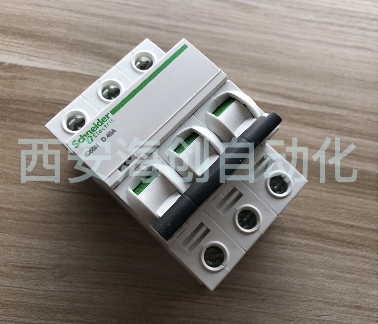 施耐德断路器IC65N 3P D40A.jpg